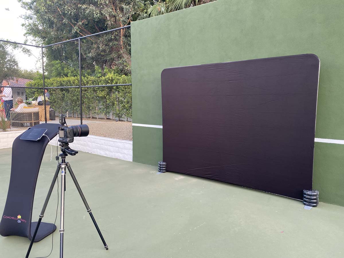fashion-booth-outdoor-setup-on-tennis-court-3